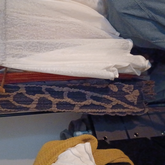 Gauzy Summer Wrap - Picture 3 of 4